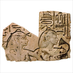 Bas-relief couple